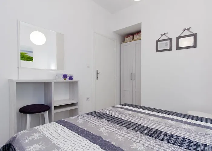 Nina Apartman Skradin