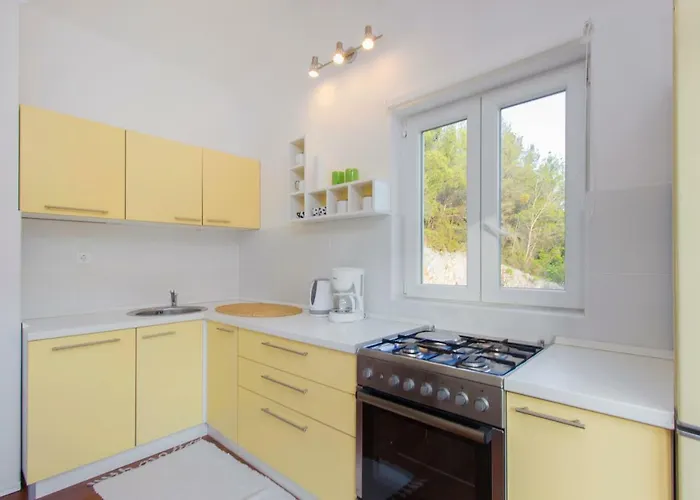 Nina Apartman Skradin