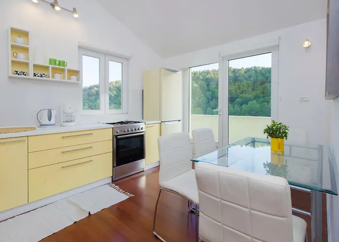 Nina Апартаменты