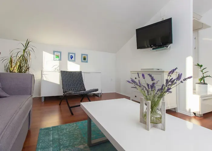 Nina Apartman Skradin